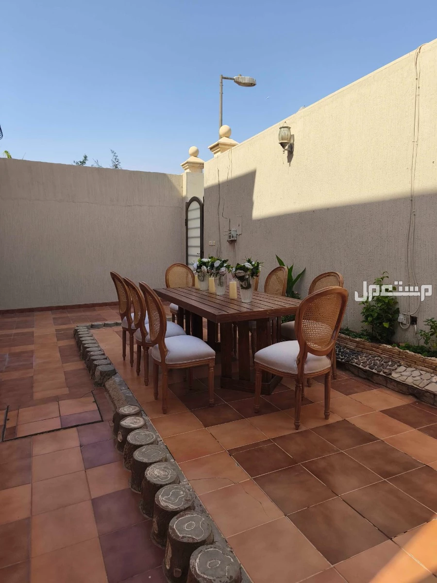 تأجير كنب فردي ثنائي ثلاثي كوشه مكيفات زوالي طاولات طعام الرياض