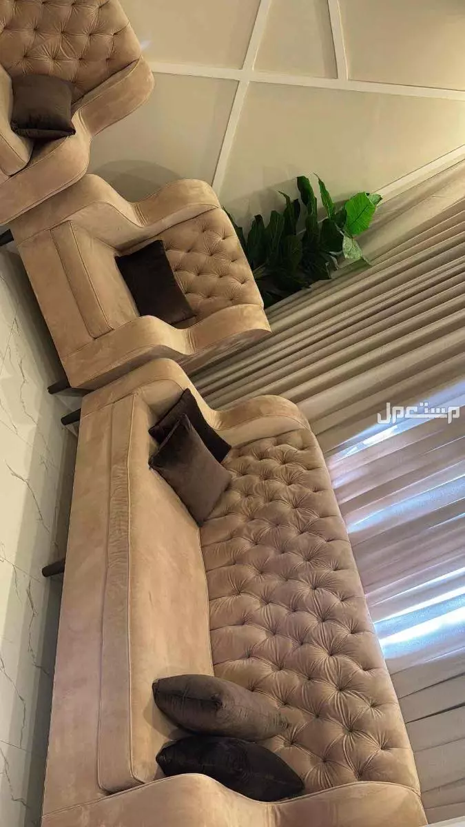 كنب مستعمل للبيع طقمين في الرياض بسعر 800 ريال سعودي