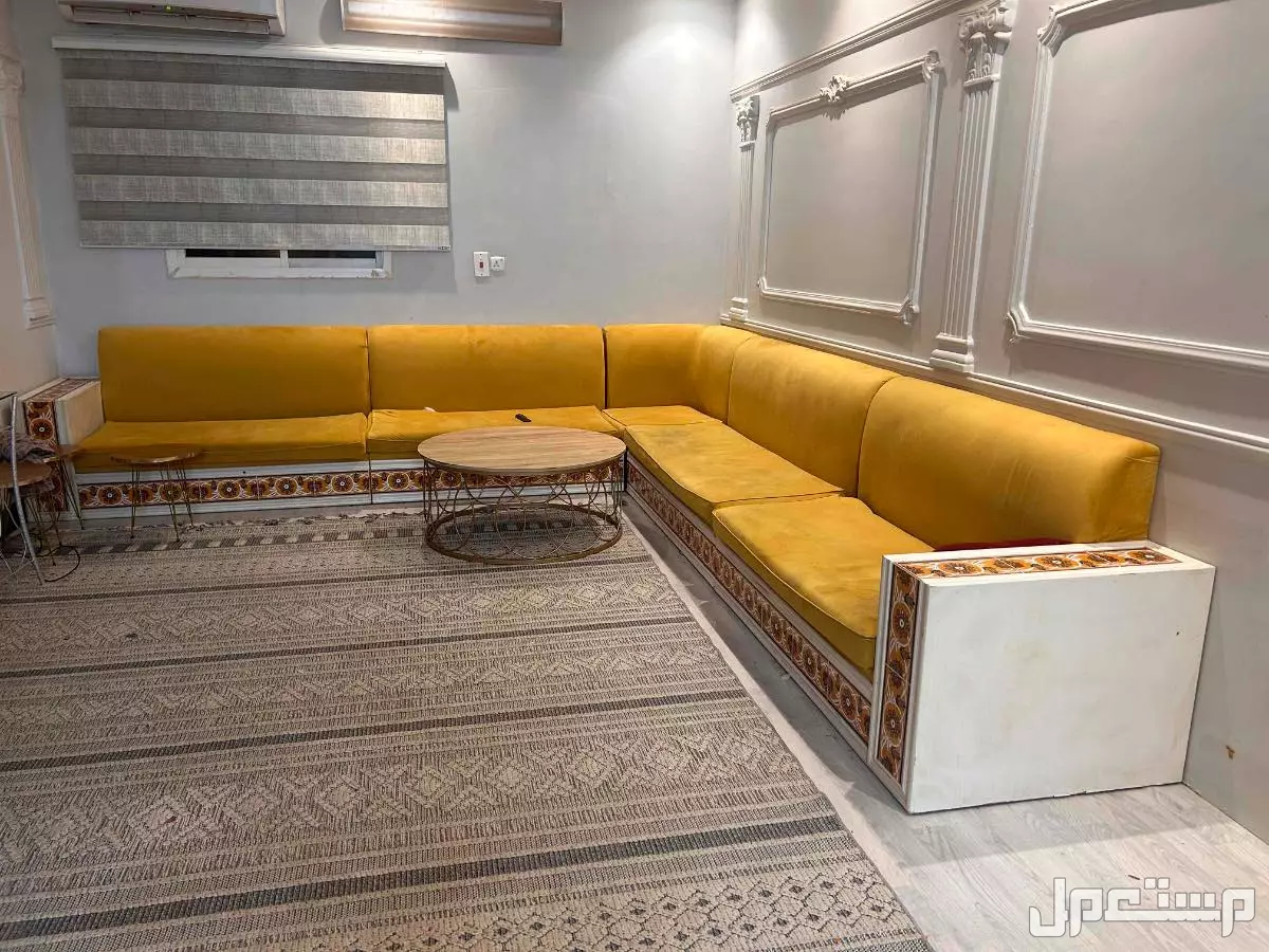 للبيع كنب مستعمل نضيف قابل للتفاوض رياض  في الرياض بسعر ألف ريال سعودي