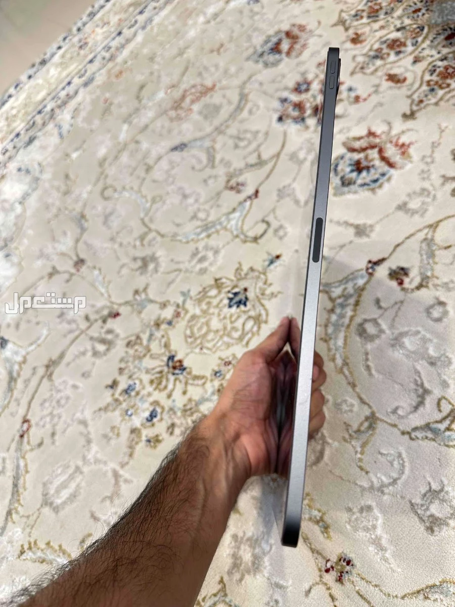 ايباد برو شبه جديد مقاس 12  ماركة أبل في الرياض بسعر ألفين ريال سعودي