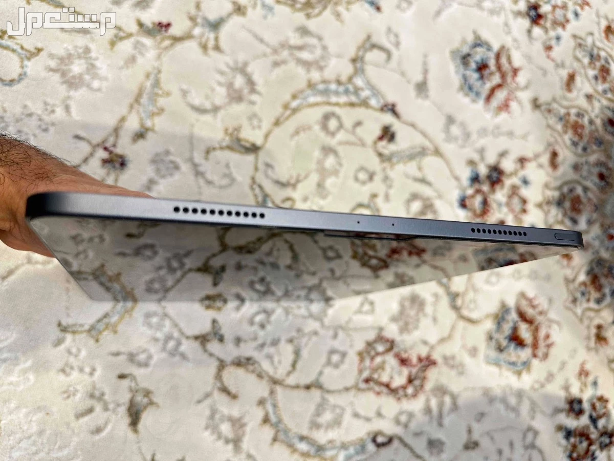 ايباد برو شبه جديد مقاس 12  ماركة أبل في الرياض بسعر ألفين ريال سعودي