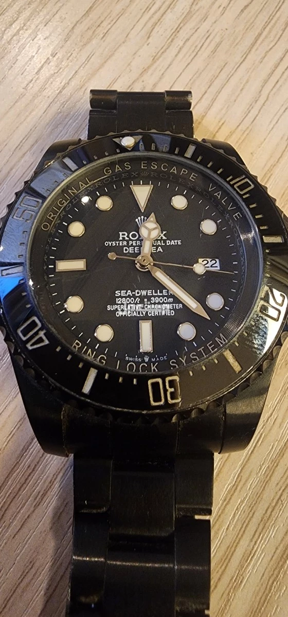 ساعه رولكس  فرست هاي كوبي  كالاصليه تعمل بالنبض تماما كالاصليه deep sea استعمال بسيط للبيع