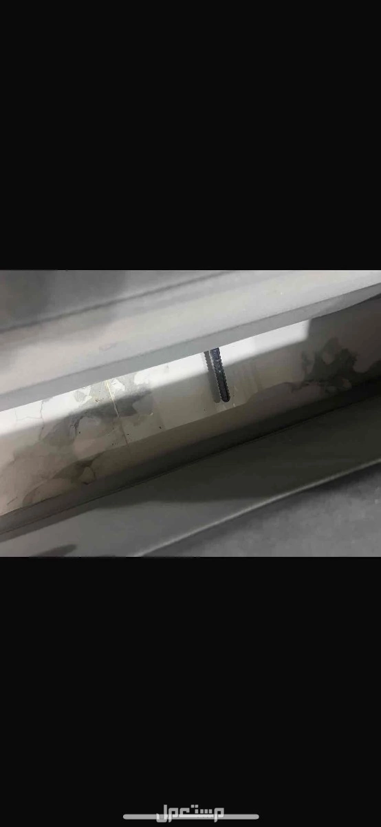 للبيع كنب زاويه من هوم سنتر في الرياض هذي القطعه الي اقصدها تثبت الكنب مع بعضها تخلي الكنب ثابت وكأنه قطعه وحده