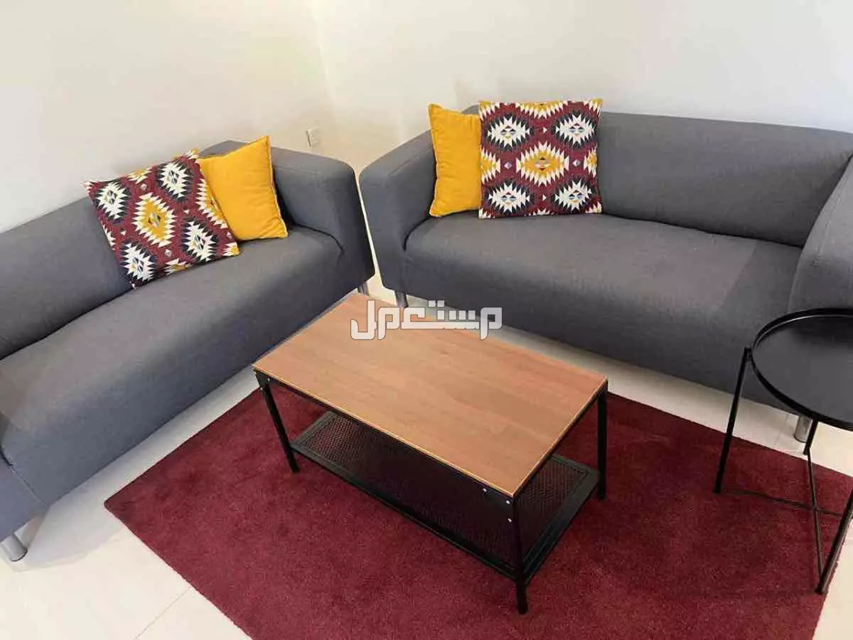 للبيع طقم كنب ايكيا نظيف جدًا في الرياض