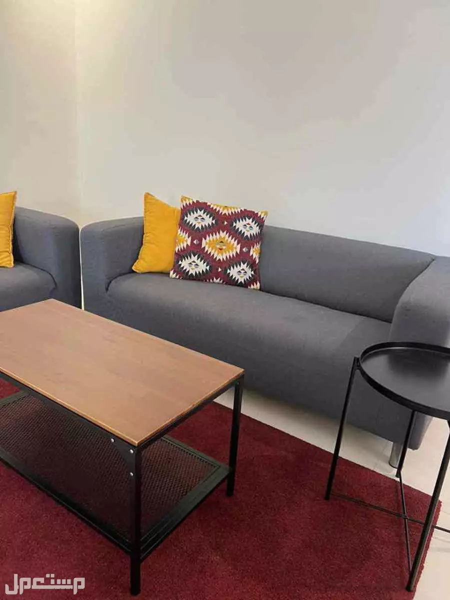 للبيع طقم كنب ايكيا نظيف جدًا في الرياض