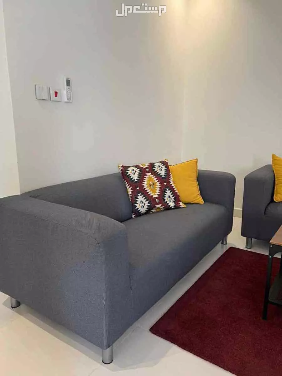 للبيع طقم كنب ايكيا نظيف جدًا في الرياض