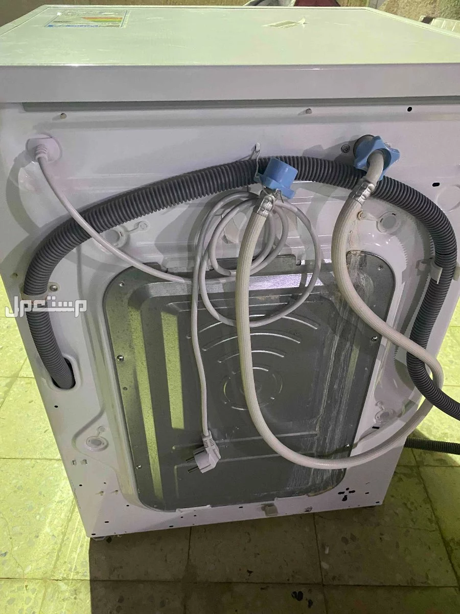 ‏غسالة شغالة على الشرطة أنا السوم نظيف جدا ما فيها ولا عيب