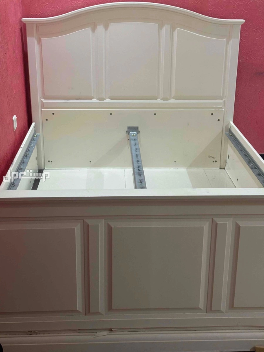 سرير ابيض من ايكيا مستعمل للبيع