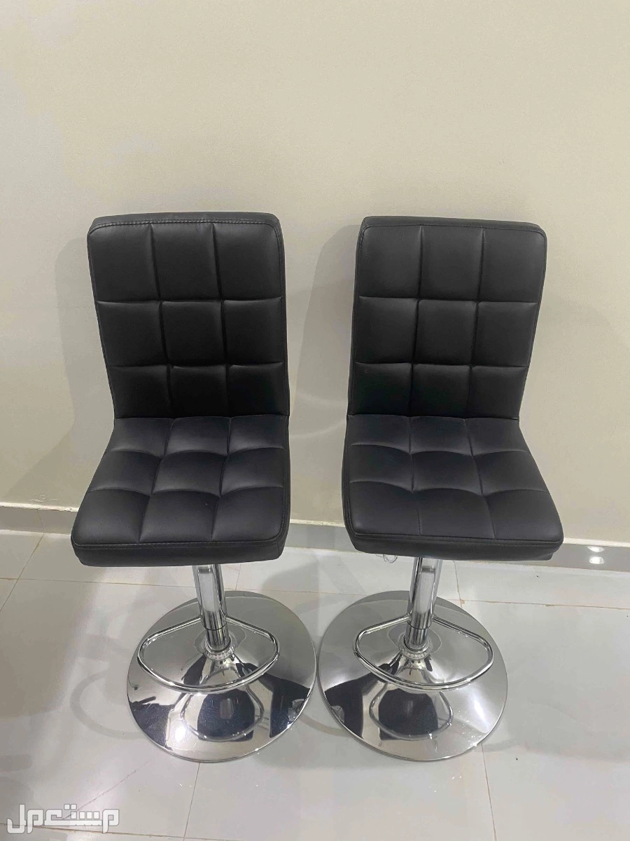 كرسيين من هوم بوكس للبيع في الرياض