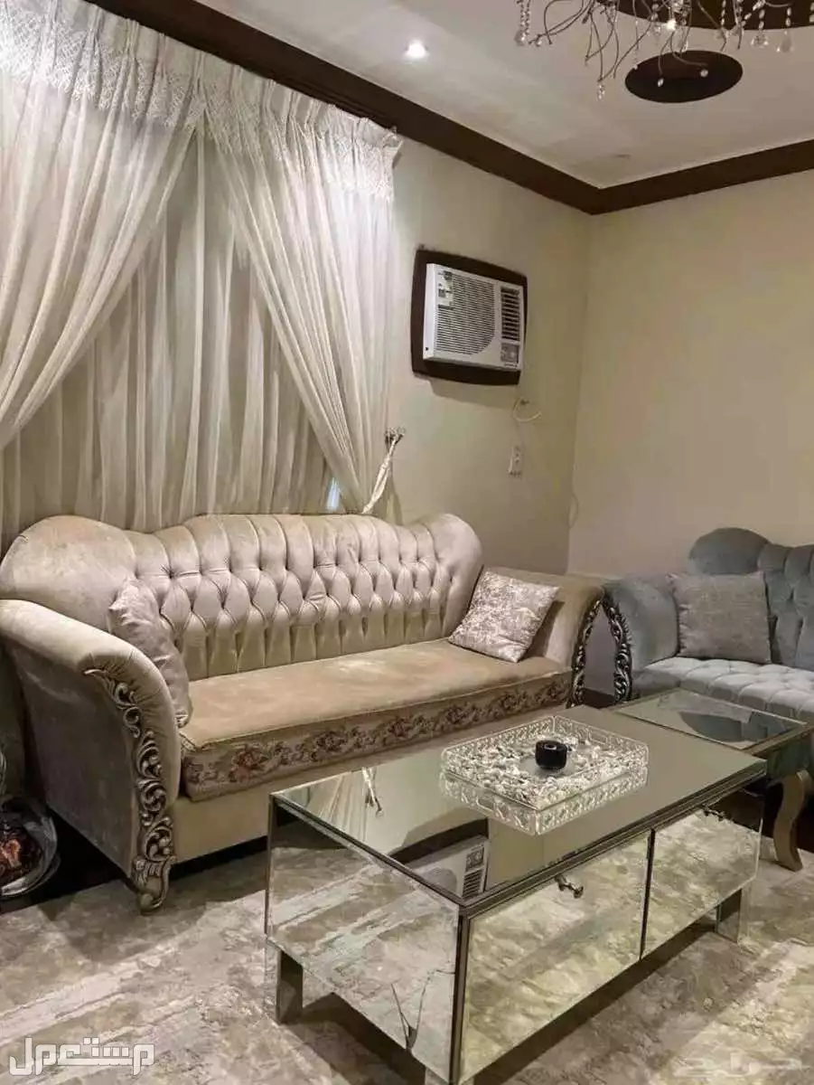 للبيع كنب فخم يتكون  في جده ب2000 في جدة بسعر ألفين ريال سعودي