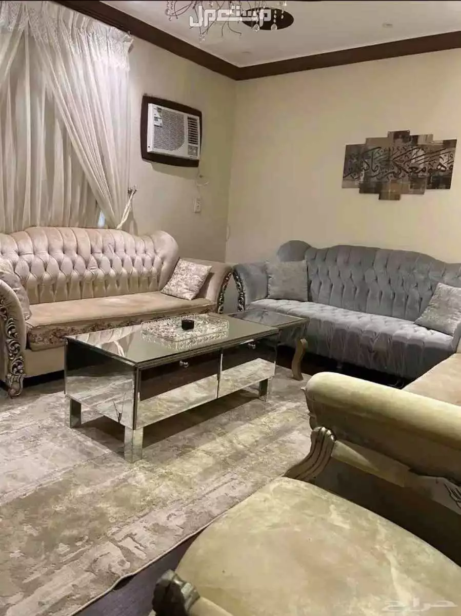للبيع كنب فخم يتكون  في جده ب2000 في جدة بسعر ألفين ريال سعودي