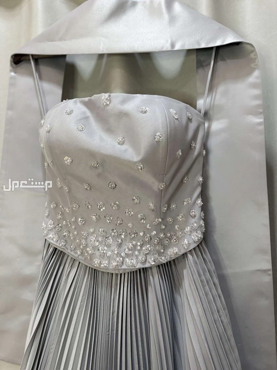 فستان سهرة فخم سعر الف ريال قابل للتفاوض