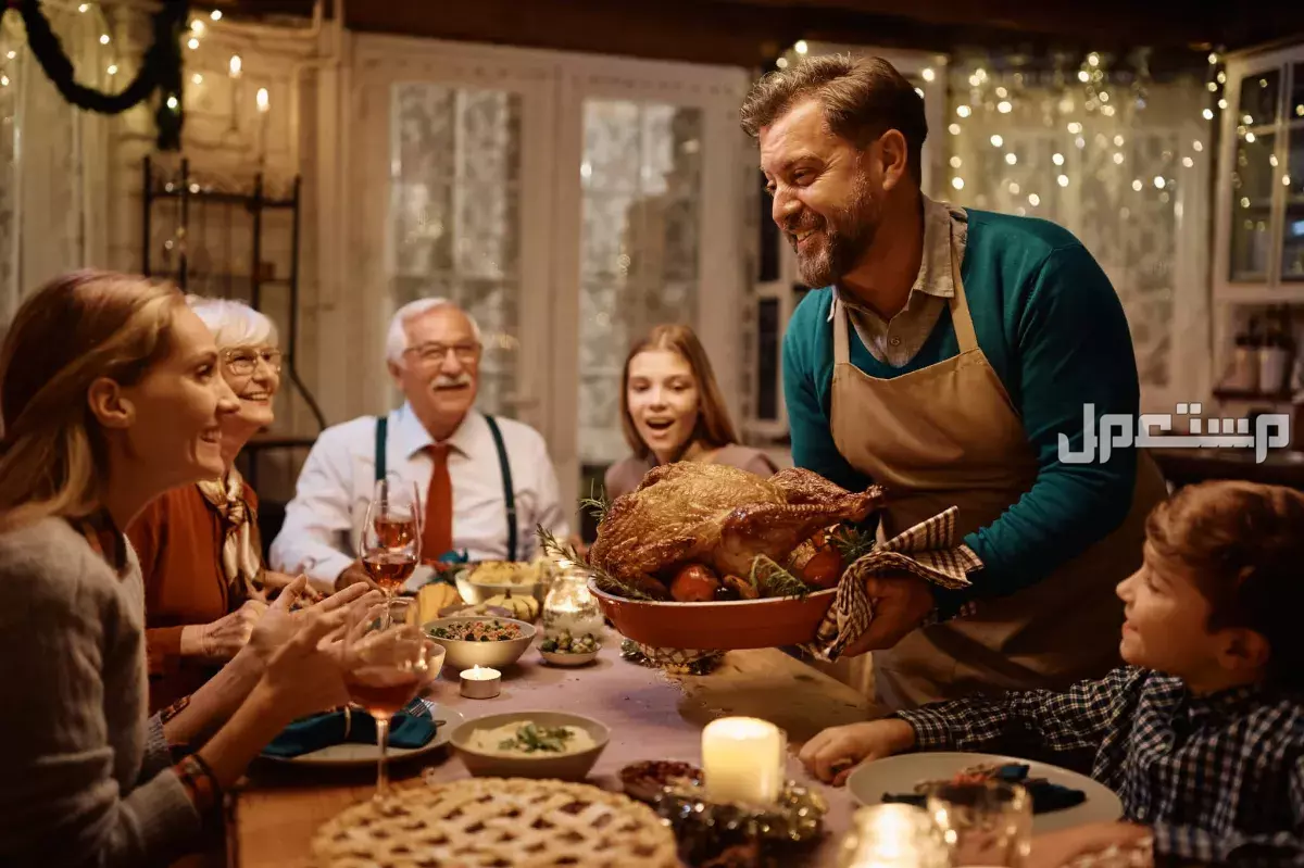عيد الشكر 2025.. القصة الكاملة وراء الاحتفال وأجمل عبارات التهنئة سفرة عيد الشكر 2025