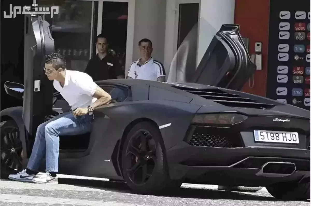 أغلى 5 سيارات يمتلكها كريستيانو رونالدو.. السعر والمواصفات عدد السيارات الفاخرة التي يمتلكها CR7