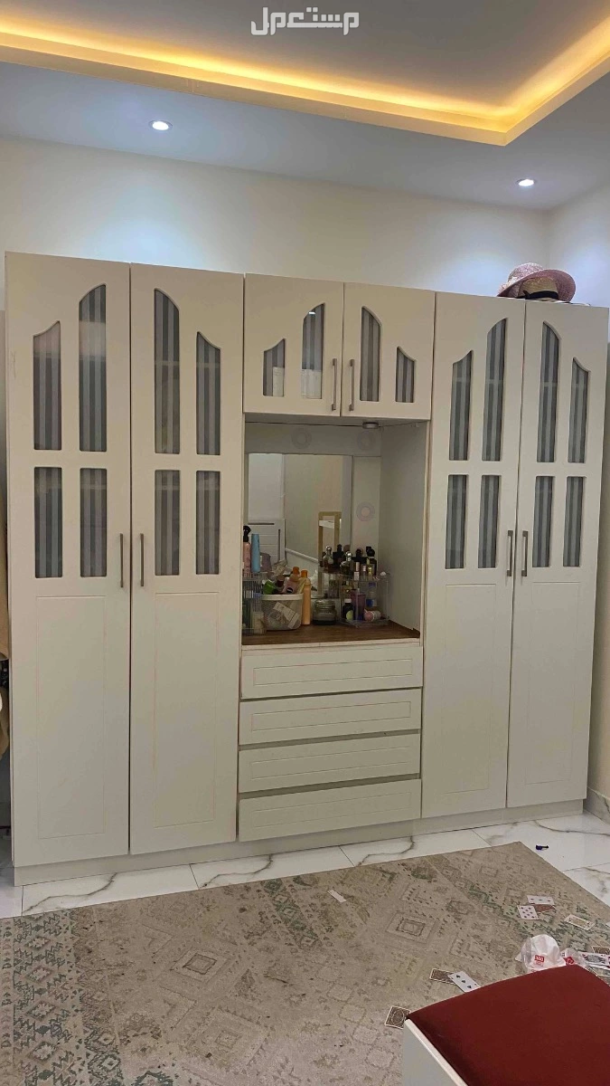 دولاب ملابس بي الفين وخمس مائه دولاب ملابس شبة جديد