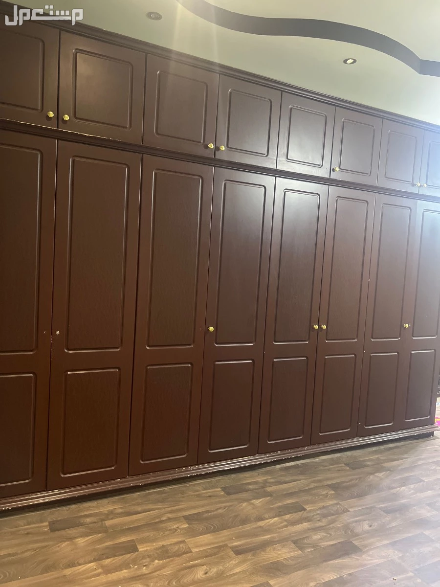 دولاب خشب ثمان درف مع خزائن  في الطائف بسعر 500 ريال سعودي