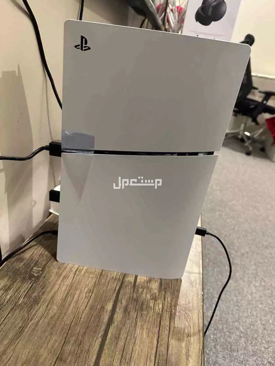 بلاستيشن 5 ويد احترافيه وسماعه مع ملحقات جديد في خميس مشيط