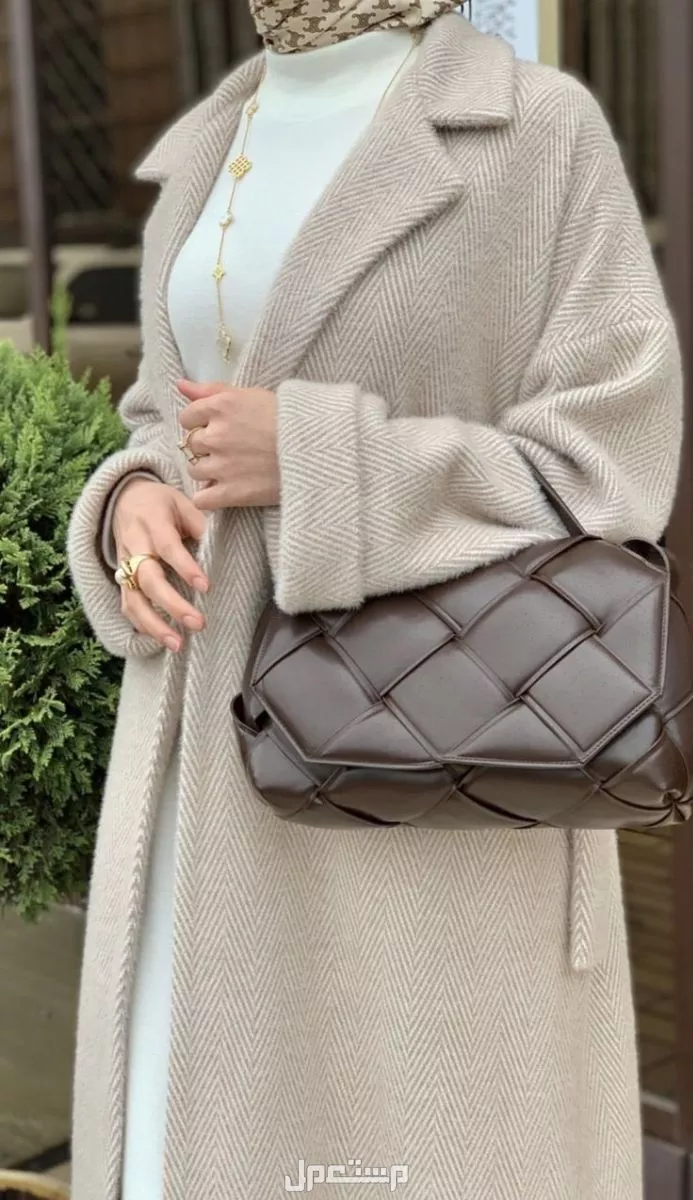 أجمل فساتين الشتاء 2026 التي يجب اقتناؤها.. اكتشفي موضة الموسم بالصور فساتين شتوية للمحجبات