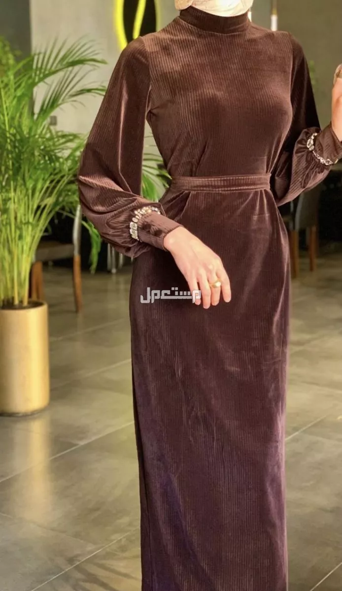 أجمل فساتين الشتاء 2026 التي يجب اقتناؤها.. اكتشفي موضة الموسم بالصور فساتين سهرة شتوية للمحجبات