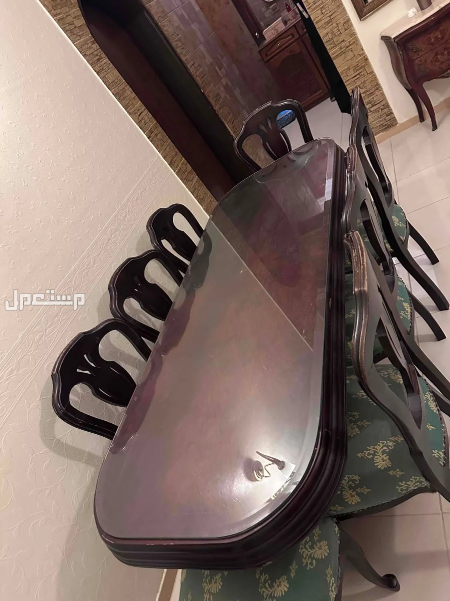 للبيع طاولة طعام 8 كراسي خشب في جدة ب 1500 ريال