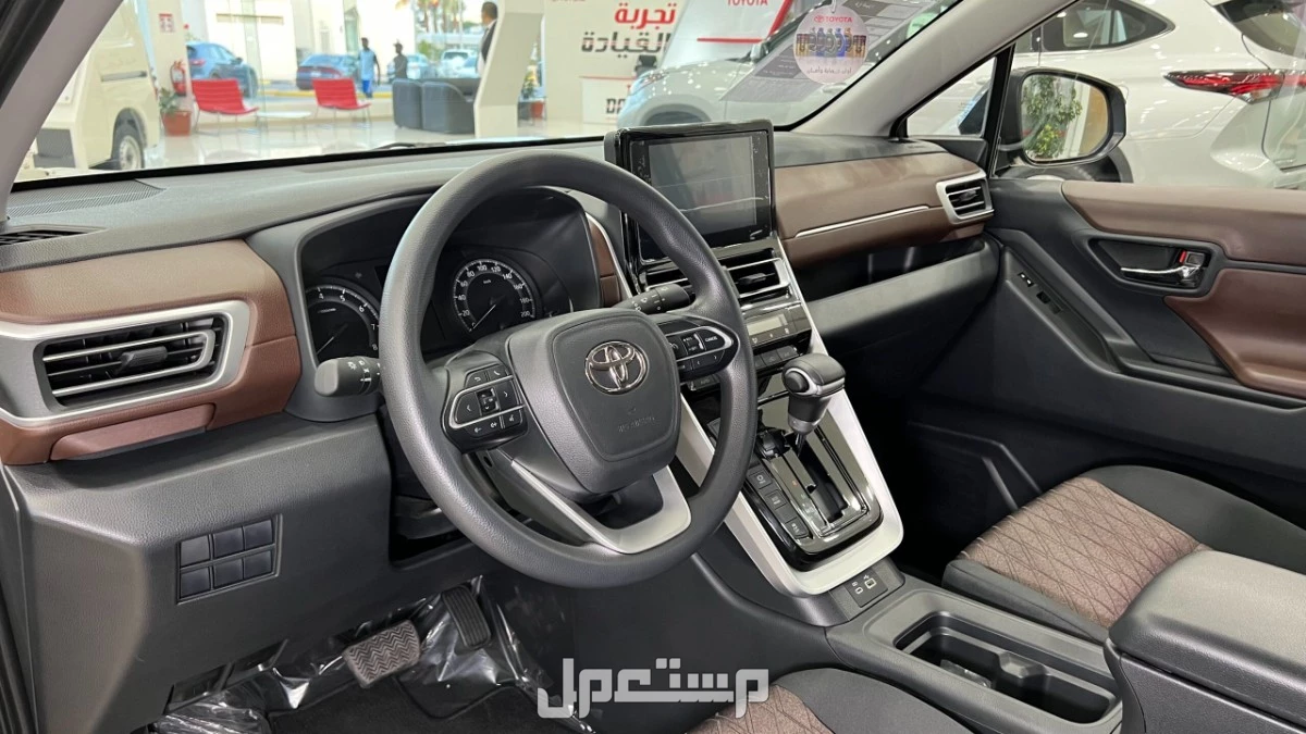 أسعار ومواصفات تويوتا انوفا 2026 وأبرز التجهيزات بالصور مقصورة تويوتا اينوفا 2026
