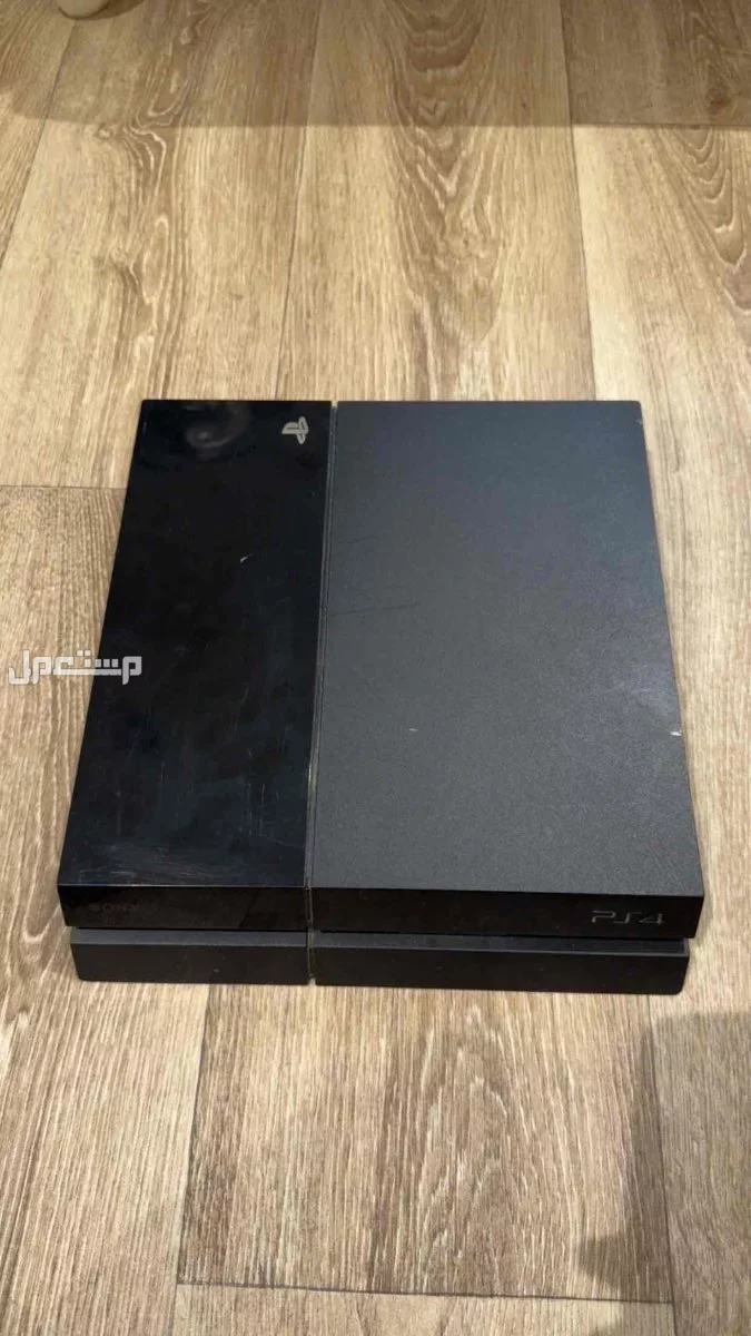 سوني 4 مستعمل بدون يد  بسعر 400 وقابل ‏التفاوض  ي ‏يا ‏مرحبا بالجميع