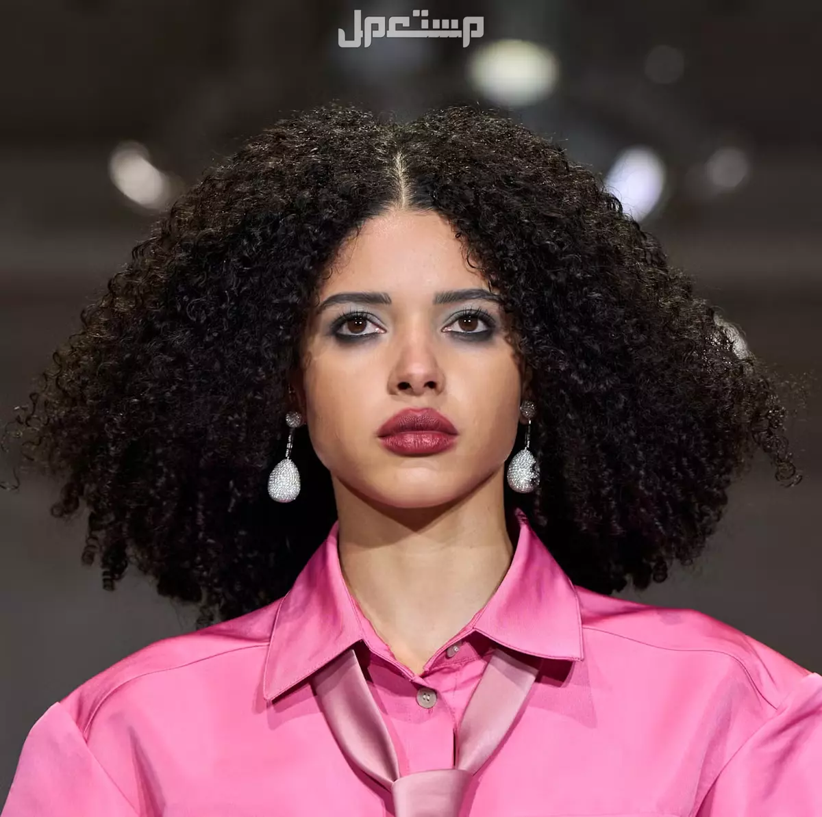 أفضل أنواع الشعر الكيرلي للبنات 2026 تجعيدات شعر كيرلي كثيفة