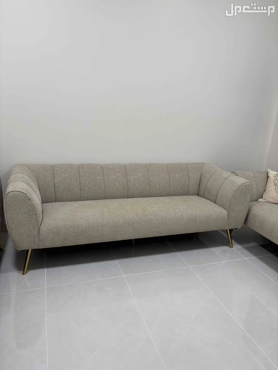 كنب ثلاثي من هوم سنتر جديد ماتم الاستخدام في المدينة المنورة بسعر 2600 ريال سعودي