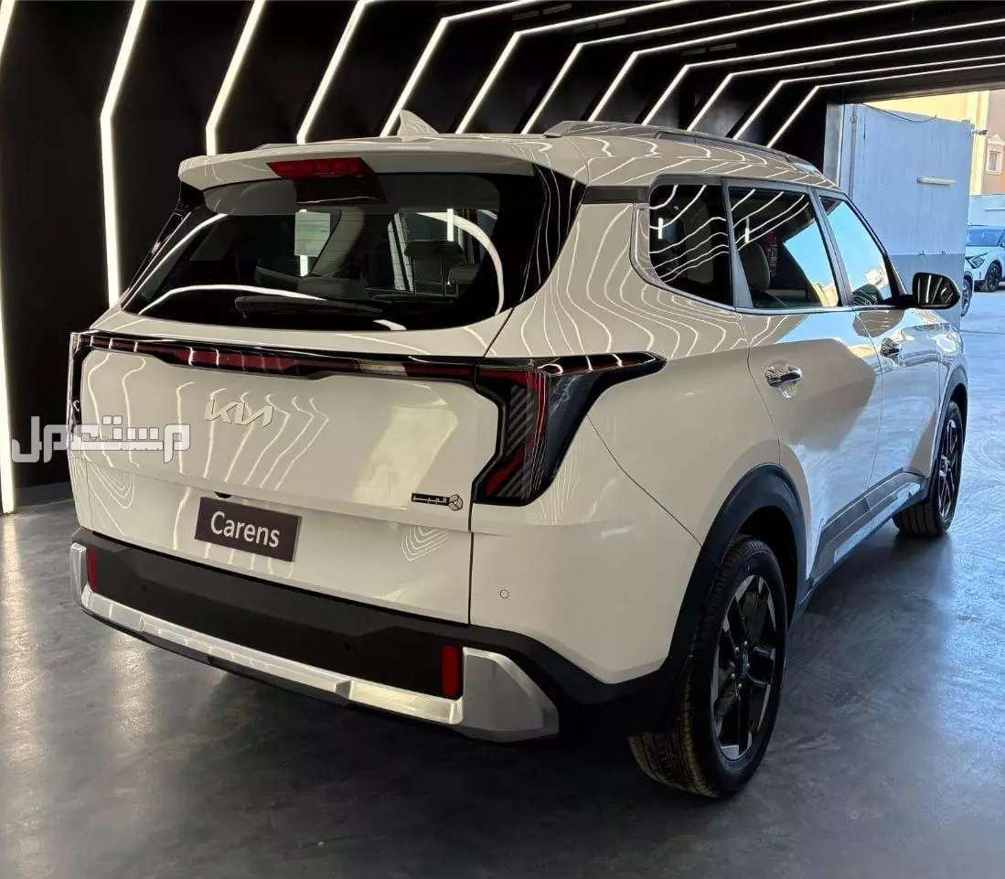 كيا كارينز 2026: المواصفات والسعر ومقارنة مع المنافسين الجديد في كيا كارينز 2026