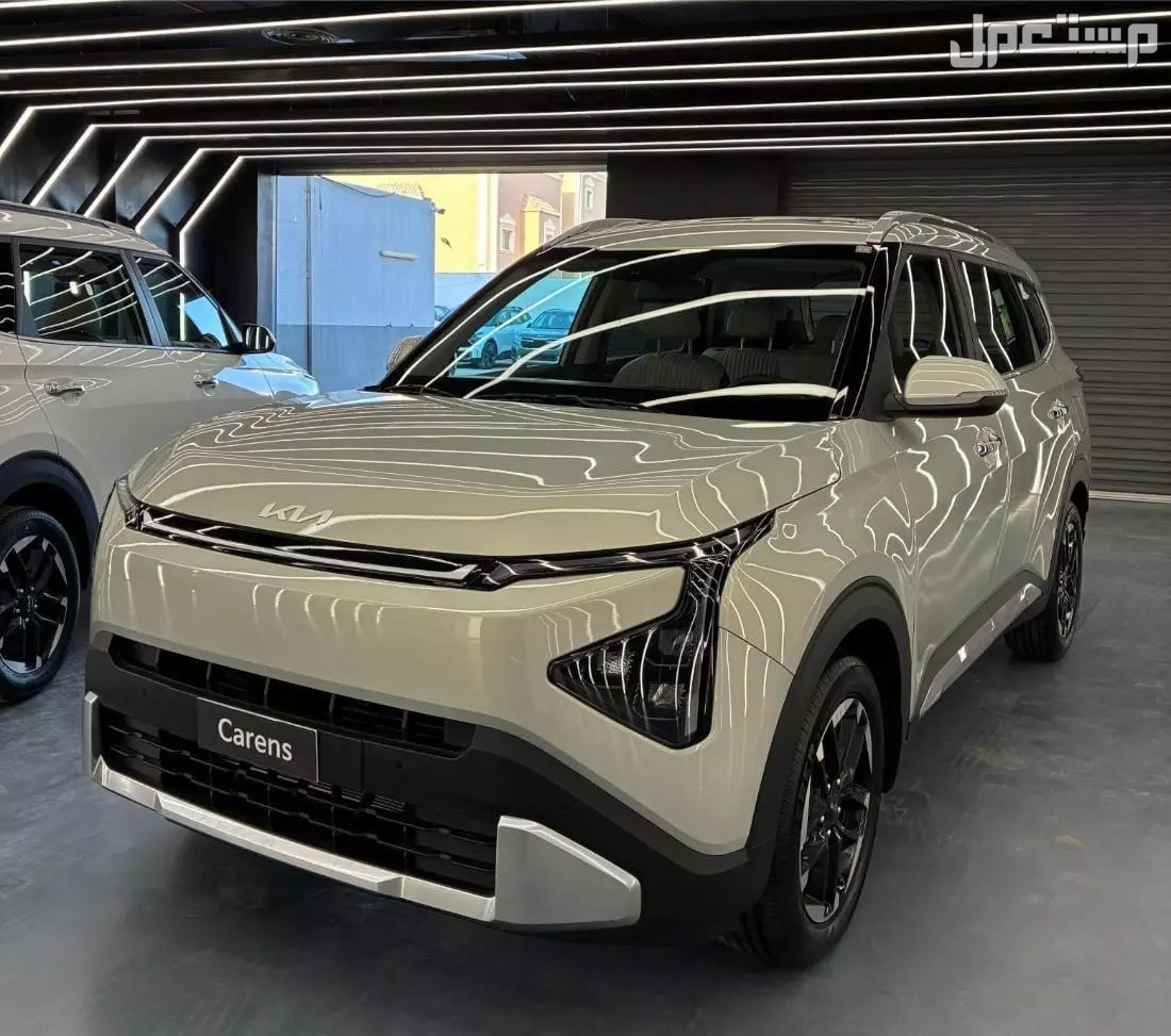 كيا كارينز 2026: المواصفات والسعر ومقارنة مع المنافسين كيا كارينز 2026 من الخارج