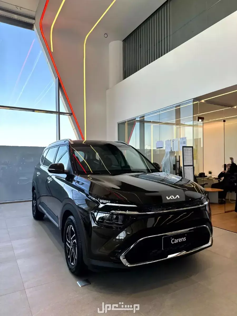 كيا كارينز 2026: المواصفات والسعر ومقارنة مع المنافسين فئات كيا كارينز 2026 في السعودية