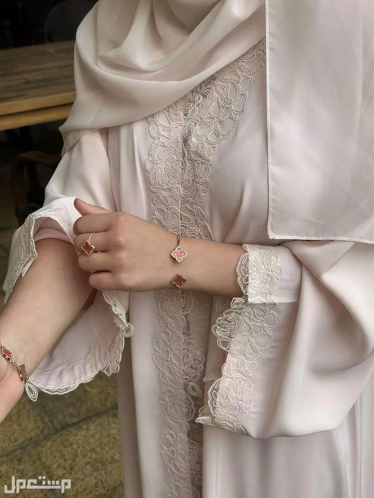 أفضل أنواع أقمشة العبايات النسائية 2026 ومميزاتها (صور) أنواع أقمشة العبايات بالصور