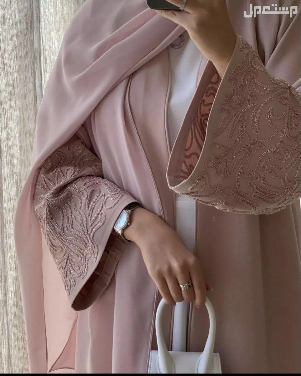 أفضل أنواع أقمشة العبايات النسائية 2026 ومميزاتها (صور) اجود انواع القماش النسائي