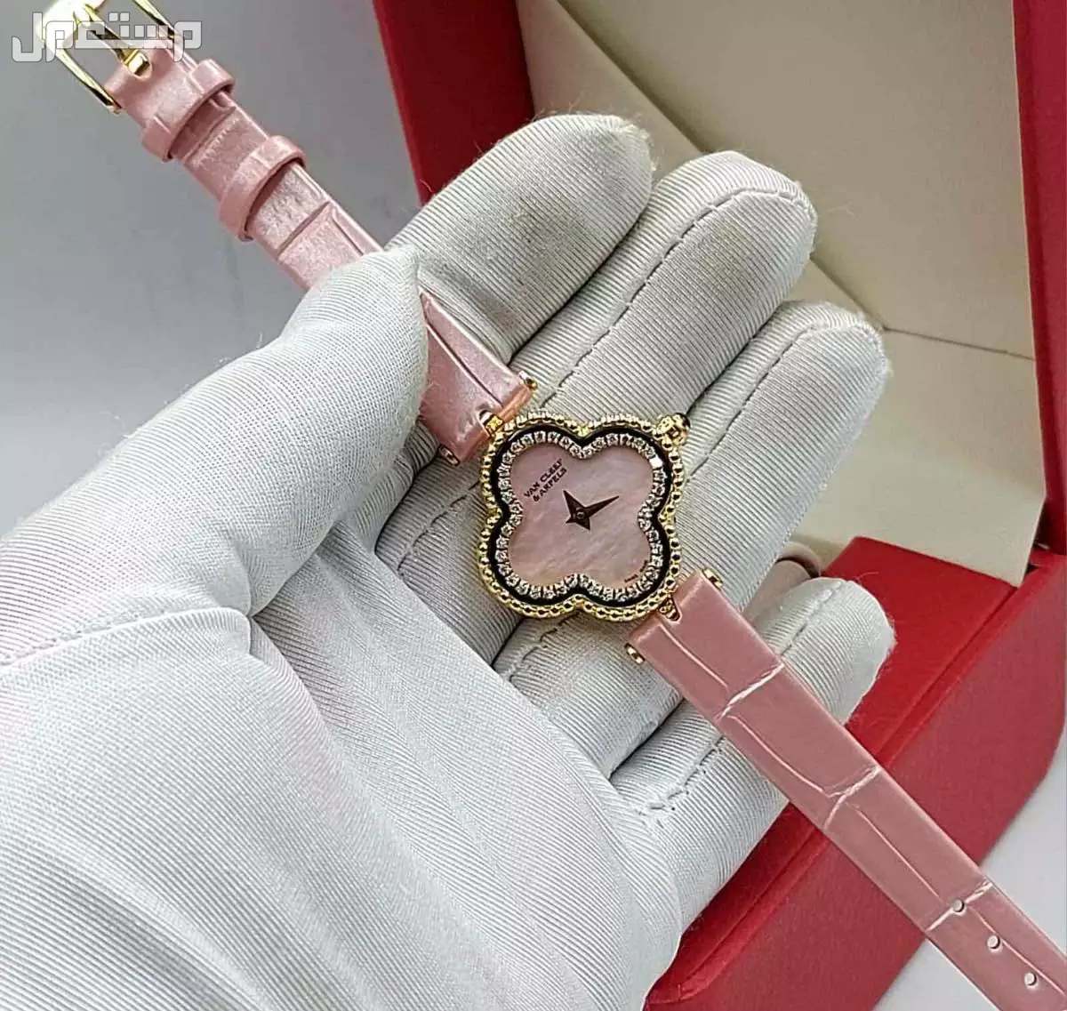 ساعات فان كليف درجة اولي نسائي