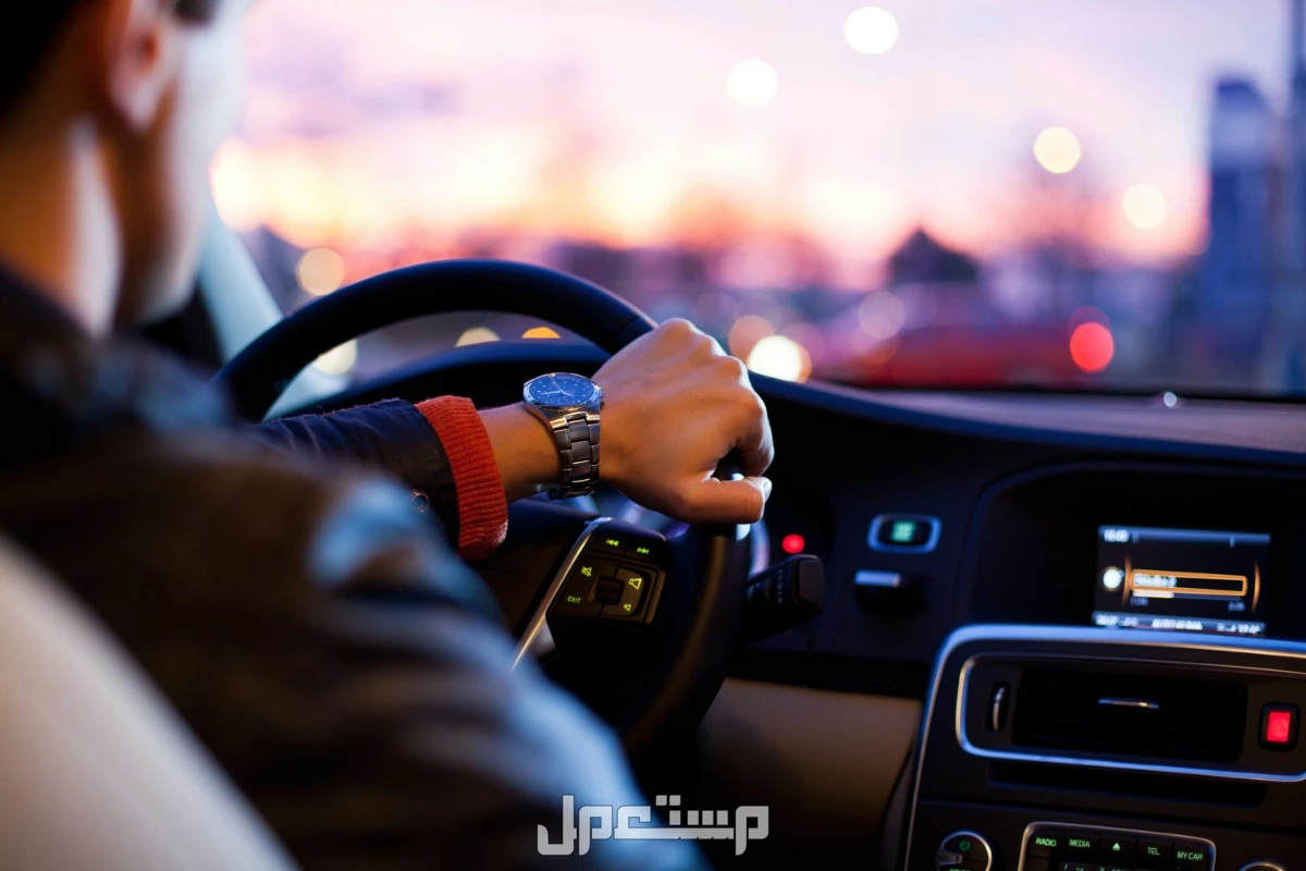 موعد نزول سيارات 2026 في السعودية وأماكن الشراء هل تشتري سيارات 2026 أم موديلات 2025؟