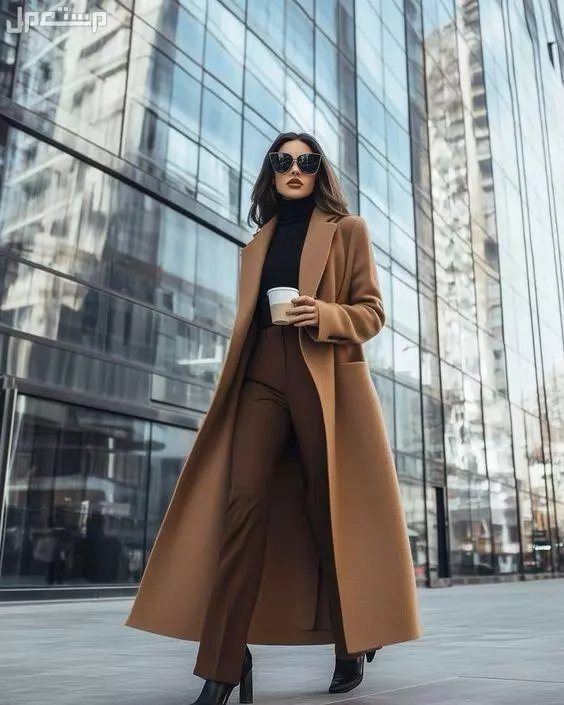 أفضل الأفكار لتنسيق ملابس الشتاء في العمل.. نصائح عملية للرجال والنساء تنسيق  المعاطف الطويلة