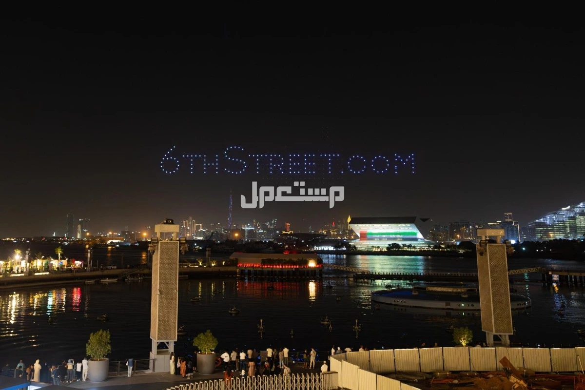 دبي تستضيف واحدة من أكبر عروض الطائرات المسيّرة في عالم الموضة من 6thStreet .com