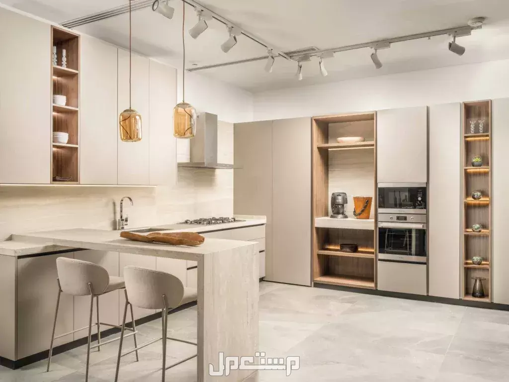 أحدث الألوان في مطابخ الألوميتال.. دليلك لعام 2026 ألوان مطابخ مفتوحة على الصالة 2026