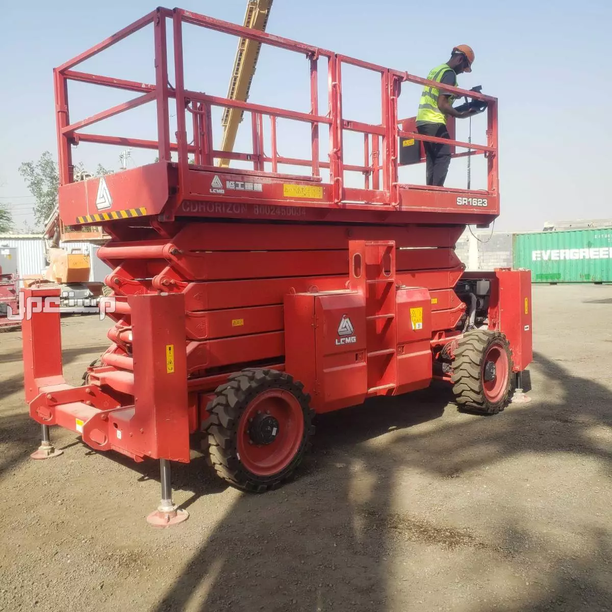 سيزر لفت مقصية كهرباء وديزل مان لفت 8متر 10متر 12 متر14 16متر18 20 متر24 28 متر 30 اللايجار يومي شهري سنوي موديلات حديثة