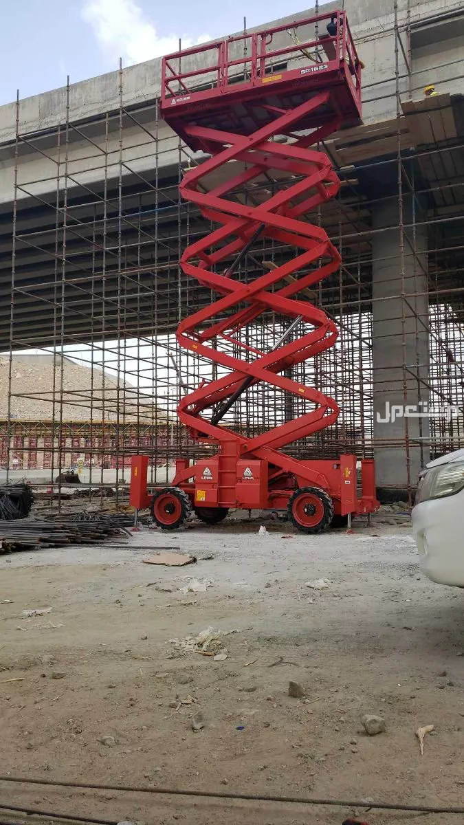 سيزر لفت مقصية كهرباء وديزل مانلفت 8متر 10متر 12 متر14 16متر18 20 متر24 28 متر 30 اللايجار يومي شهري سنوي موديلات حديثة