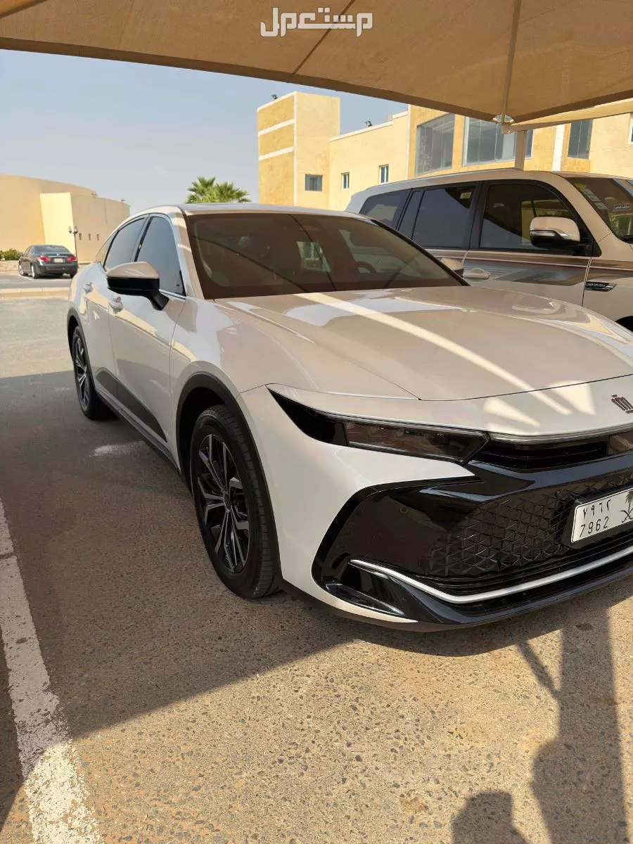 تويوتا كراون 2023 مستعملة للبيع في الطائف بسعر 118 ألف ريال سعودي