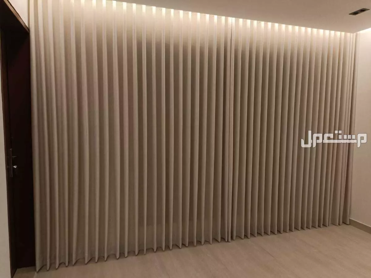 جميع انواع ستاير يجيك مندوبنا لين باب بيتك مع الكتالوجات ويأخذ المقاسات داخل الرياض الأسعار على حسب التفصيل و نوعيه القماش تفصيل جميع انواع الستائر بجميعها و أشكاله تفصيل حسب الطلب وحسب ال