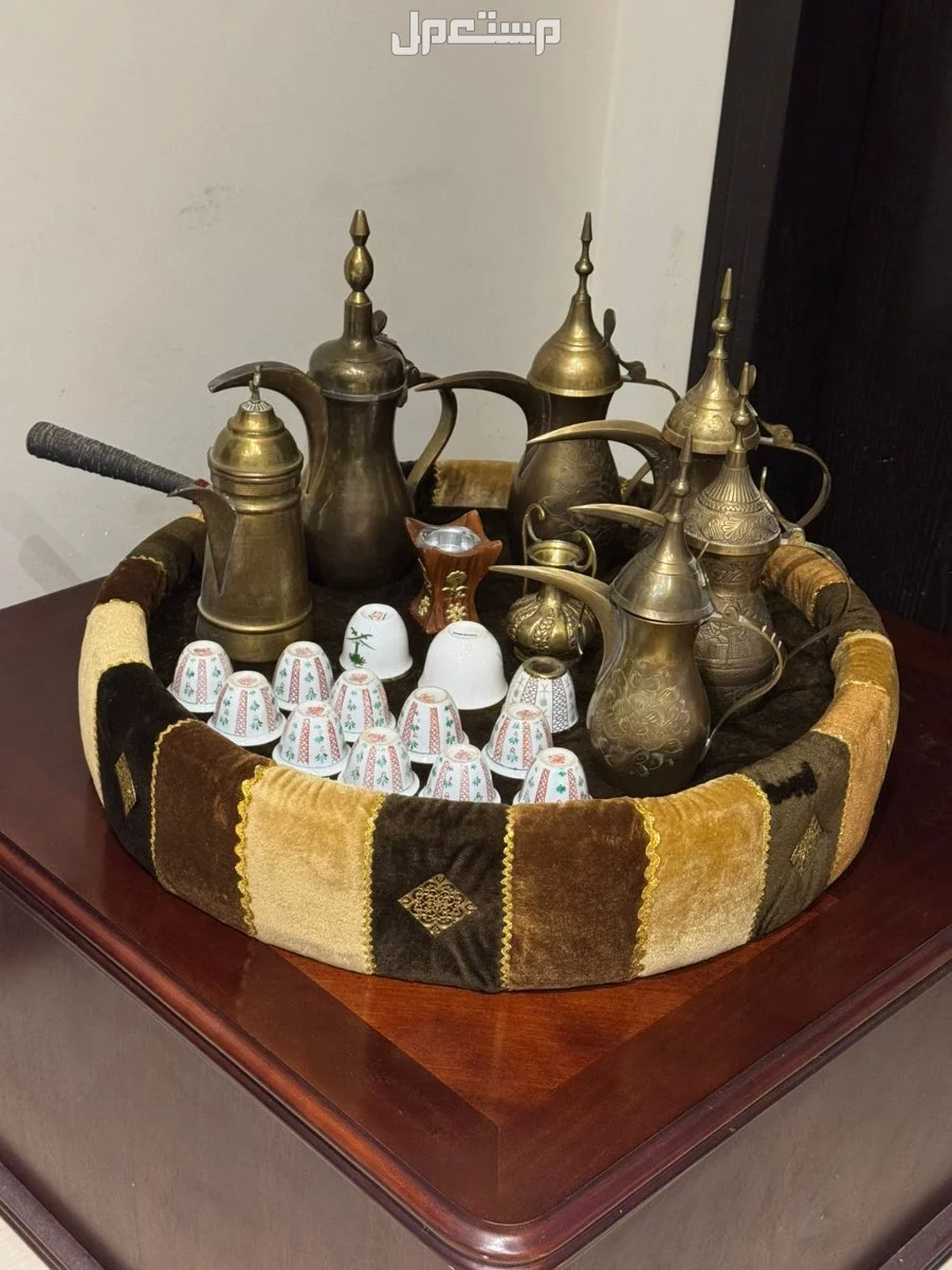 صينية تقديم مخمل فاخرة تراثية مناسبه لرمضان مقاس كبير 66 سم في الرياض بسعر 150 ريال سعودي