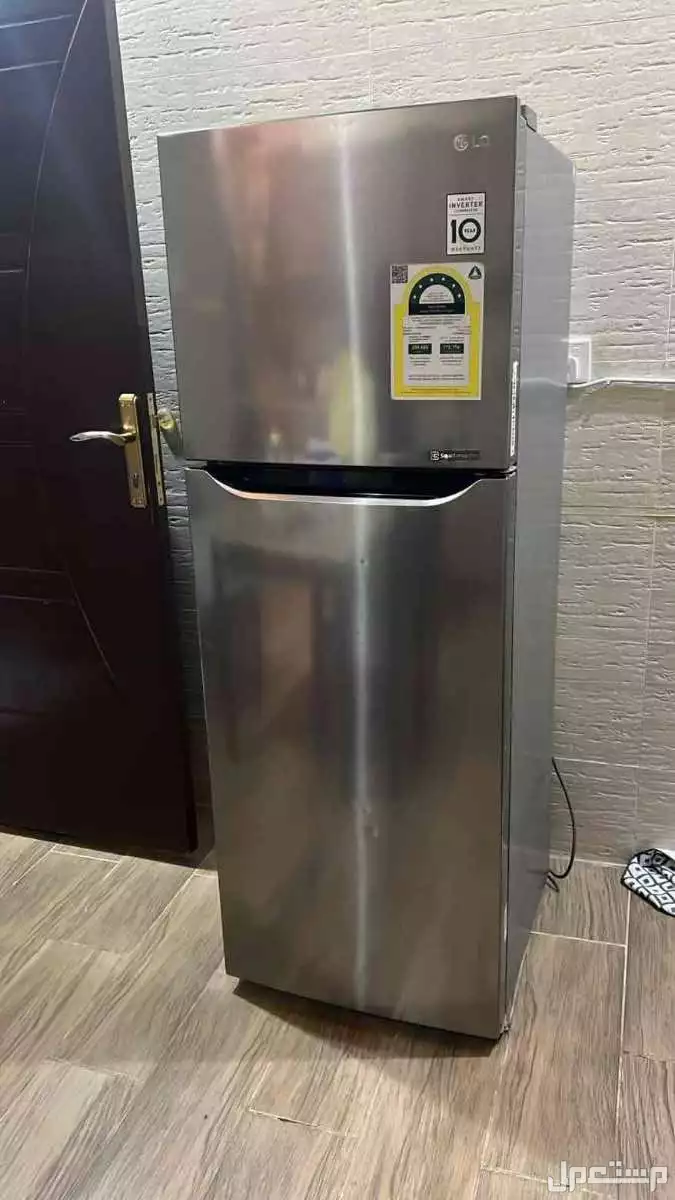 ثلاجة LG إنفرتر نظيفة جدًا تبريد قوي – 700 ريال