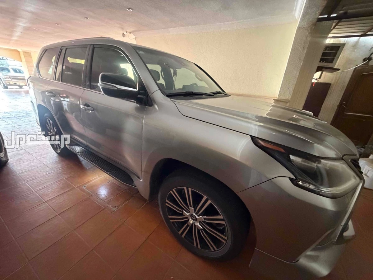 لكزس LX 2020 مستعملة للبيع في جدة بسعر 300 ألف ريال سعودي
