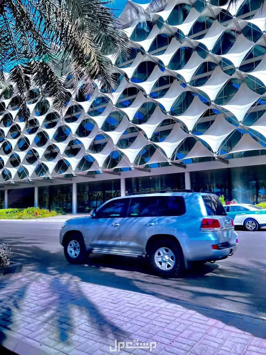 كم عدد السيارات المسموح للمقيم امتلاكها في السعودية؟ الحد الأقصى والشروط الكاملة كم عدد السيارات التي يمكن للمقيم امتلاكها